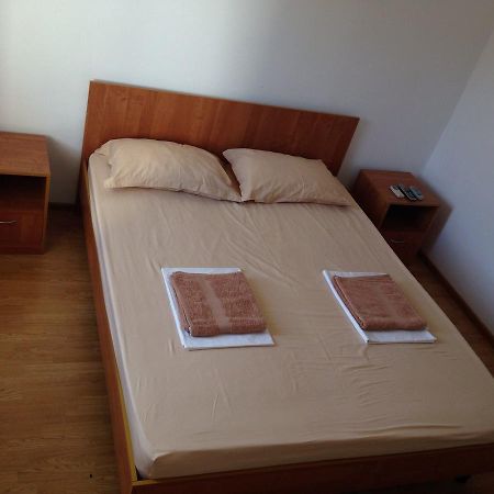 Hotel Sharmat Pitsoenda Buitenkant foto