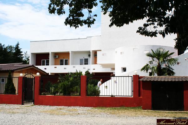Hotel Sharmat Pitsoenda Buitenkant foto