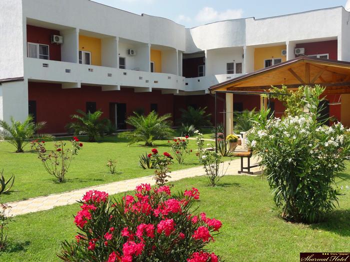 Hotel Sharmat Pitsoenda Buitenkant foto