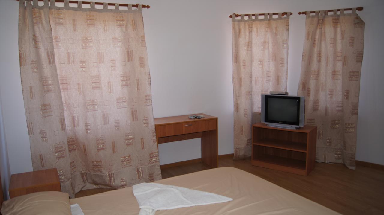 Hotel Sharmat Pitsoenda Buitenkant foto