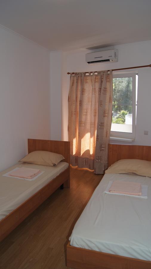 Hotel Sharmat Pitsoenda Buitenkant foto
