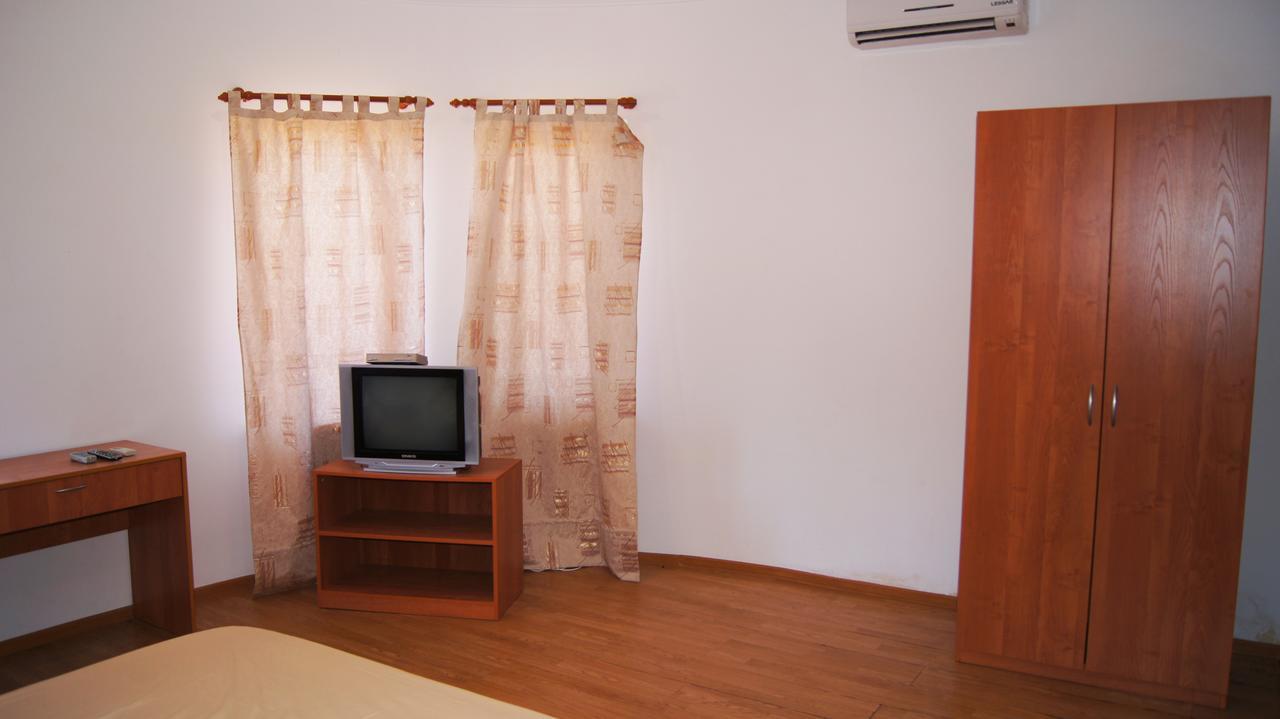 Hotel Sharmat Pitsoenda Buitenkant foto